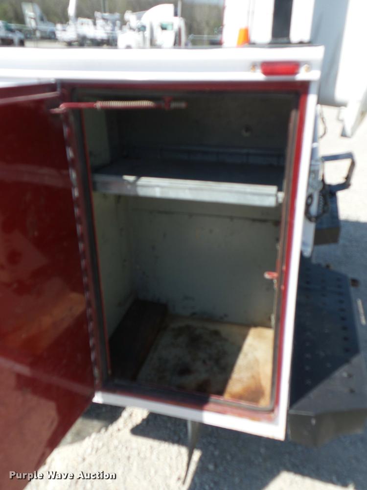 image for item DD9284 2002 Ford F350 Super Duty bucket truck