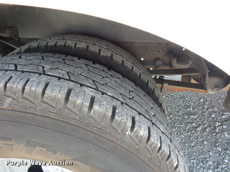 image for item DD9284 2002 Ford F350 Super Duty bucket truck