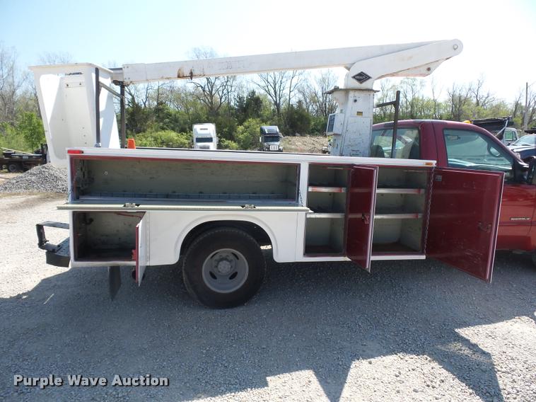 image for item DD9284 2002 Ford F350 Super Duty bucket truck