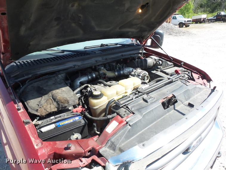 image for item DD9284 2002 Ford F350 Super Duty bucket truck