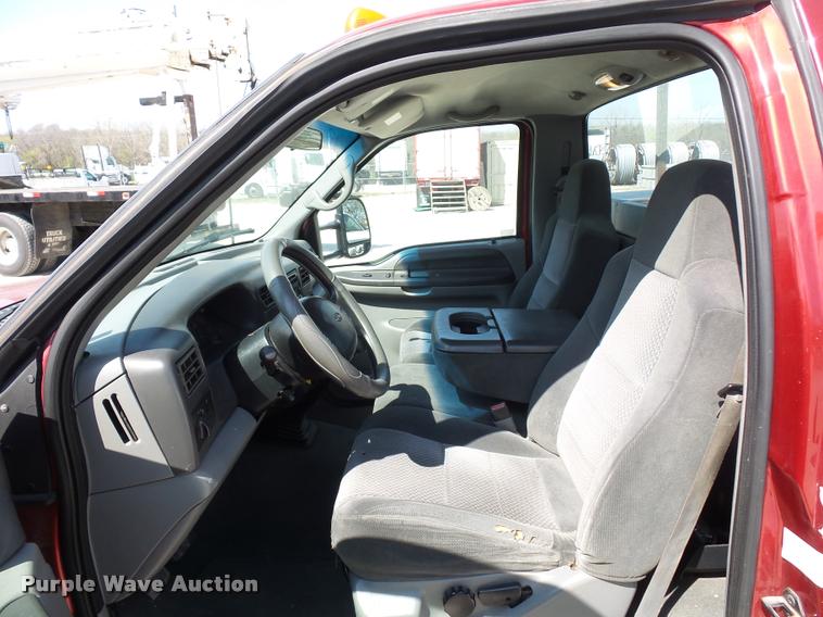 image for item DD9284 2002 Ford F350 Super Duty bucket truck