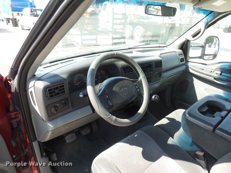 image for item DD9284 2002 Ford F350 Super Duty bucket truck