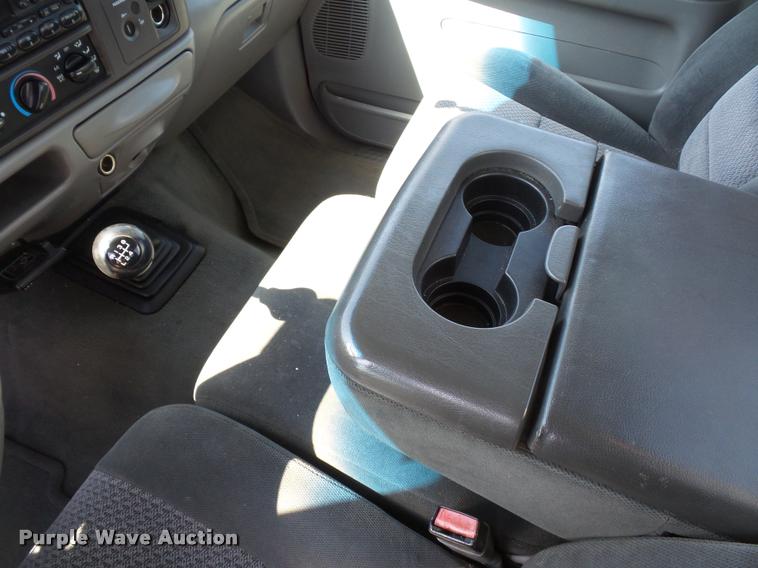 image for item DD9284 2002 Ford F350 Super Duty bucket truck