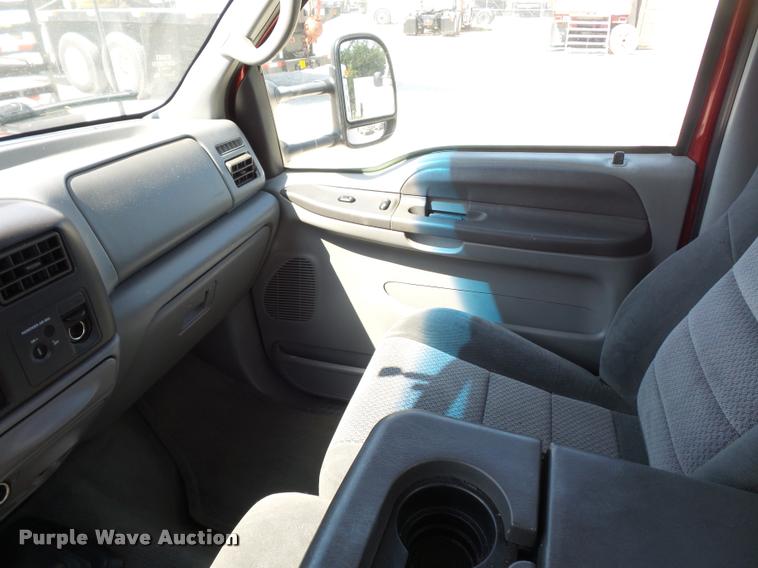 image for item DD9284 2002 Ford F350 Super Duty bucket truck