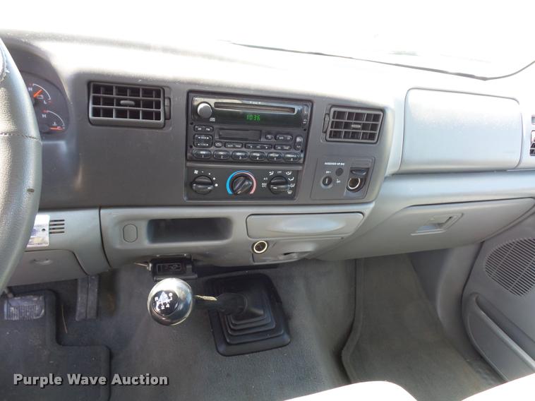 image for item DD9284 2002 Ford F350 Super Duty bucket truck