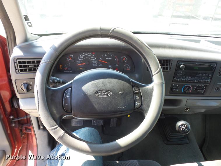 image for item DD9284 2002 Ford F350 Super Duty bucket truck