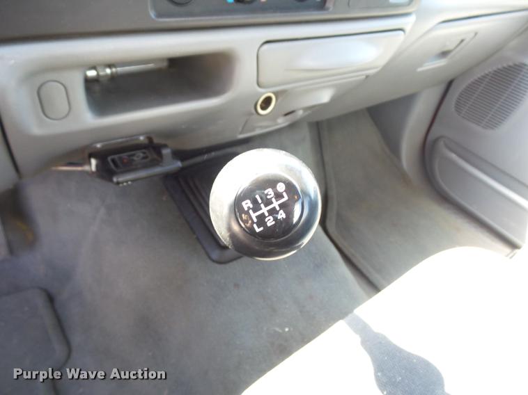 image for item DD9284 2002 Ford F350 Super Duty bucket truck