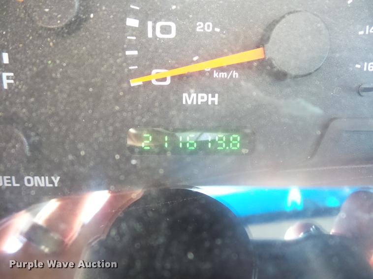 image for item DD9284 2002 Ford F350 Super Duty bucket truck