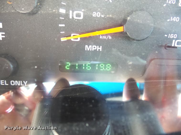 image for item DD9284 2002 Ford F350 Super Duty bucket truck