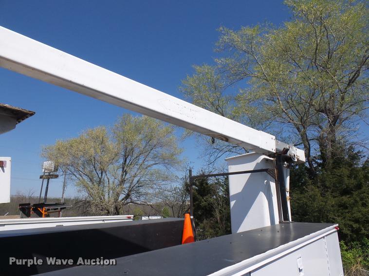 image for item DD9284 2002 Ford F350 Super Duty bucket truck