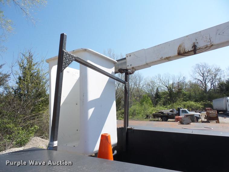 image for item DD9284 2002 Ford F350 Super Duty bucket truck