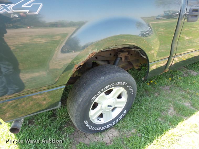 image for item DD9286 2004 Ford F150 SuperCrew pickup truck