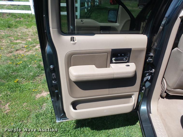 image for item DD9286 2004 Ford F150 SuperCrew pickup truck