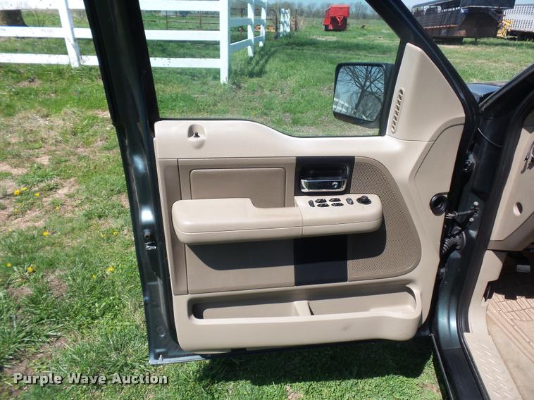 image for item DD9286 2004 Ford F150 SuperCrew pickup truck