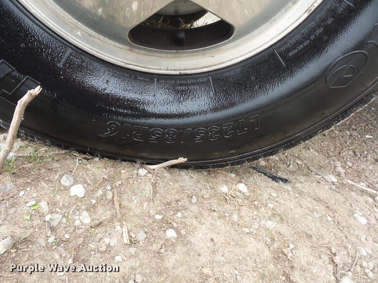 image for item DD9305 2001 Ford F350 Super Duty SuperCab pickup truck