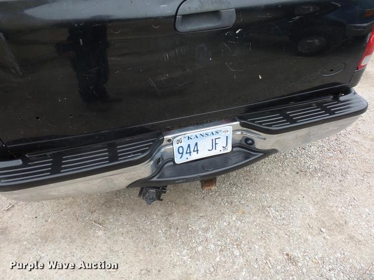 image for item DD9305 2001 Ford F350 Super Duty SuperCab pickup truck