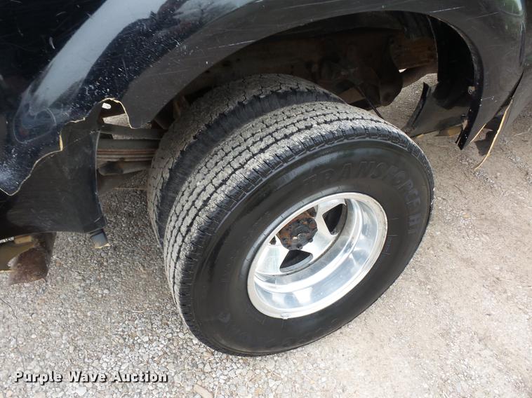 image for item DD9305 2001 Ford F350 Super Duty SuperCab pickup truck