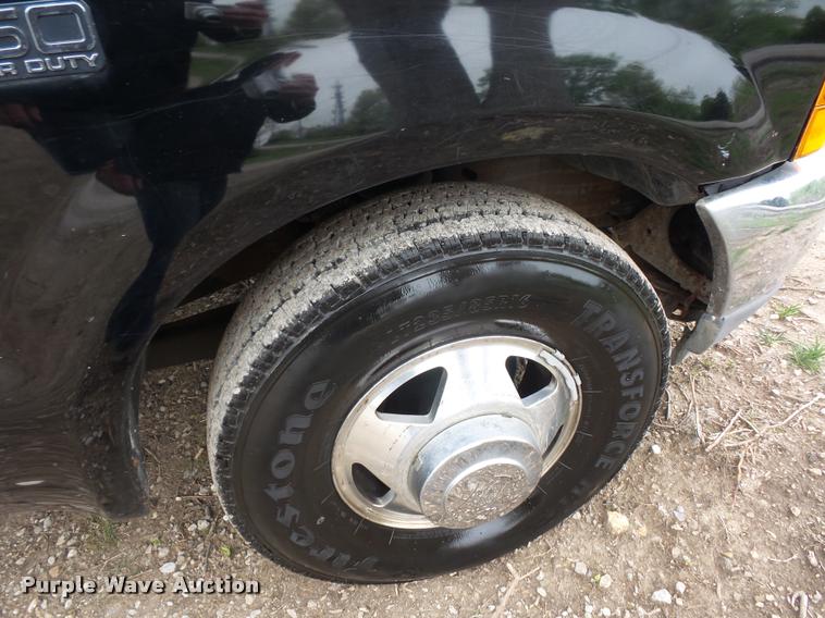 image for item DD9305 2001 Ford F350 Super Duty SuperCab pickup truck