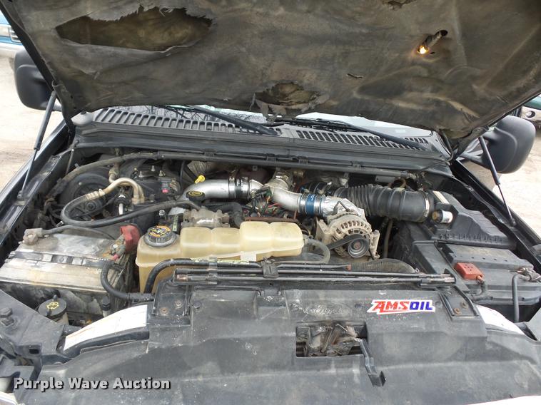 image for item DD9305 2001 Ford F350 Super Duty SuperCab pickup truck