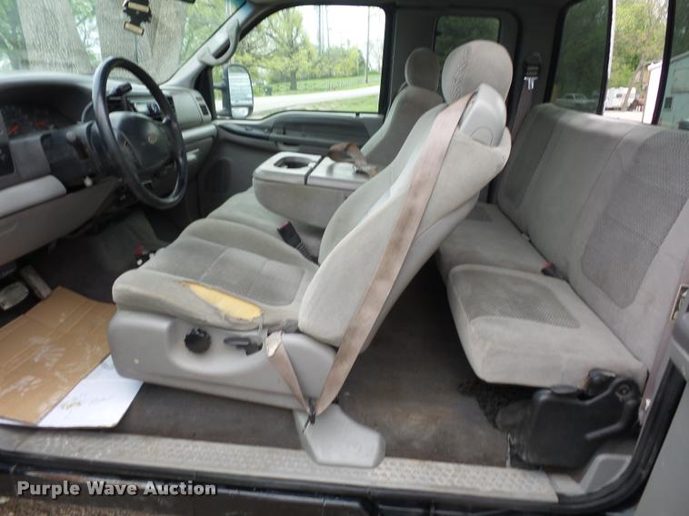 image for item DD9305 2001 Ford F350 Super Duty SuperCab pickup truck