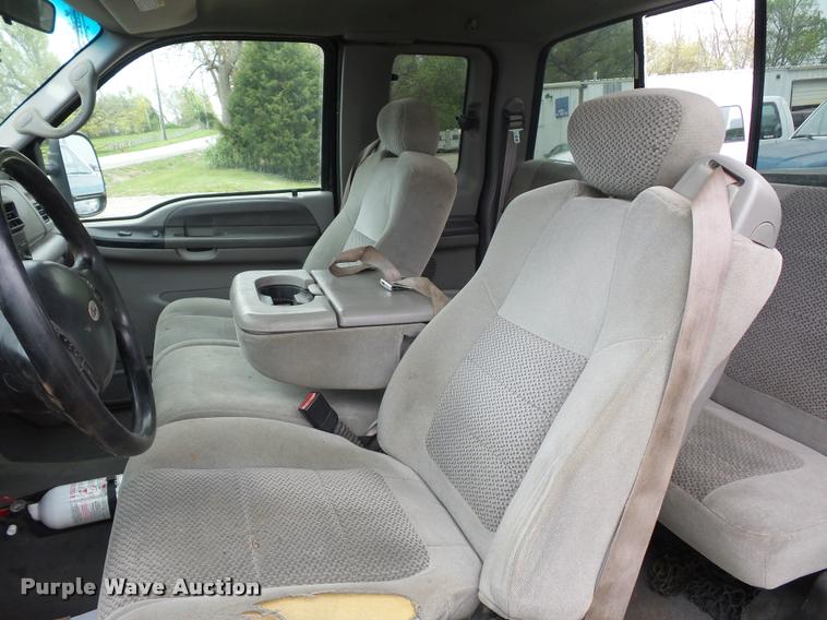 image for item DD9305 2001 Ford F350 Super Duty SuperCab pickup truck