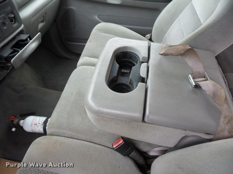 image for item DD9305 2001 Ford F350 Super Duty SuperCab pickup truck