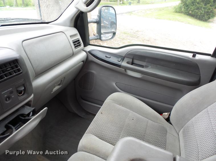 image for item DD9305 2001 Ford F350 Super Duty SuperCab pickup truck