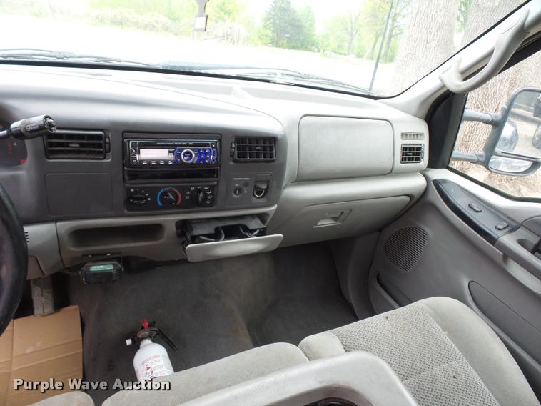 image for item DD9305 2001 Ford F350 Super Duty SuperCab pickup truck