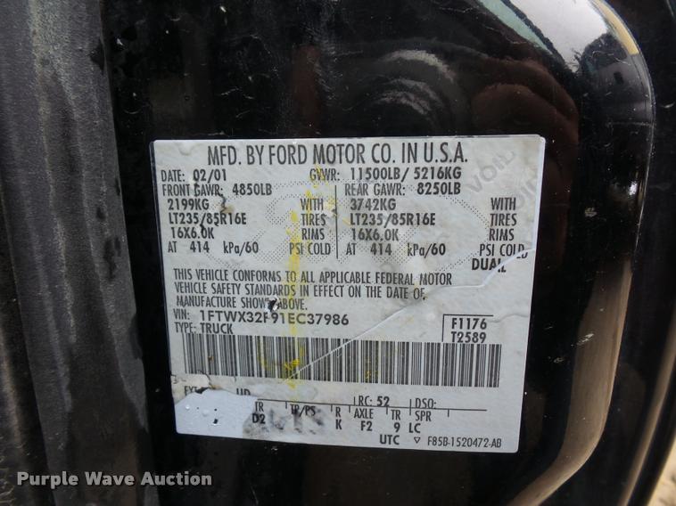 image for item DD9305 2001 Ford F350 Super Duty SuperCab pickup truck