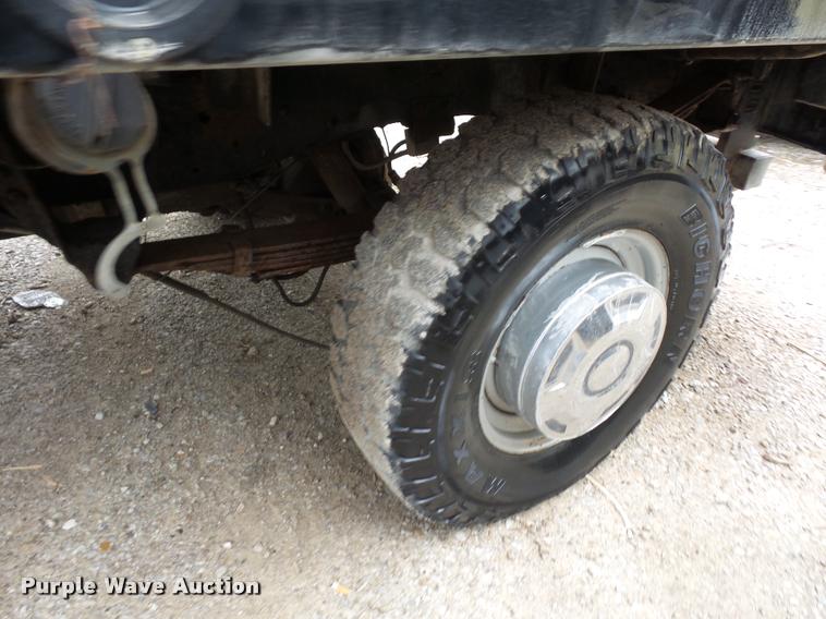 image for item DD9306 1988 Ford F250 HD flatbed pickup truck