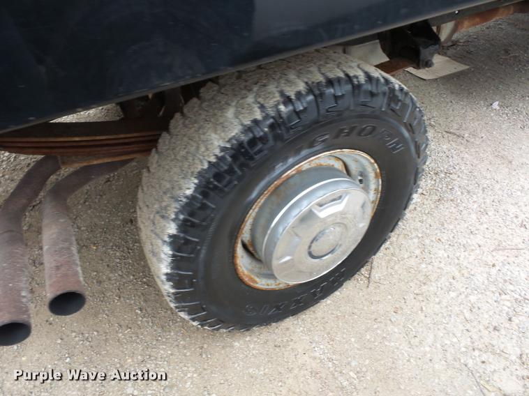 image for item DD9306 1988 Ford F250 HD flatbed pickup truck