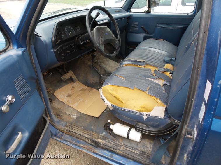 image for item DD9306 1988 Ford F250 HD flatbed pickup truck