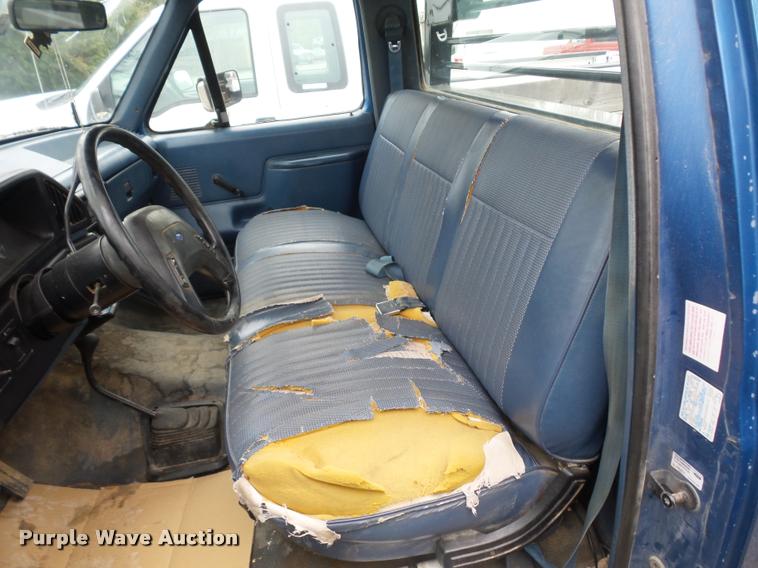 image for item DD9306 1988 Ford F250 HD flatbed pickup truck