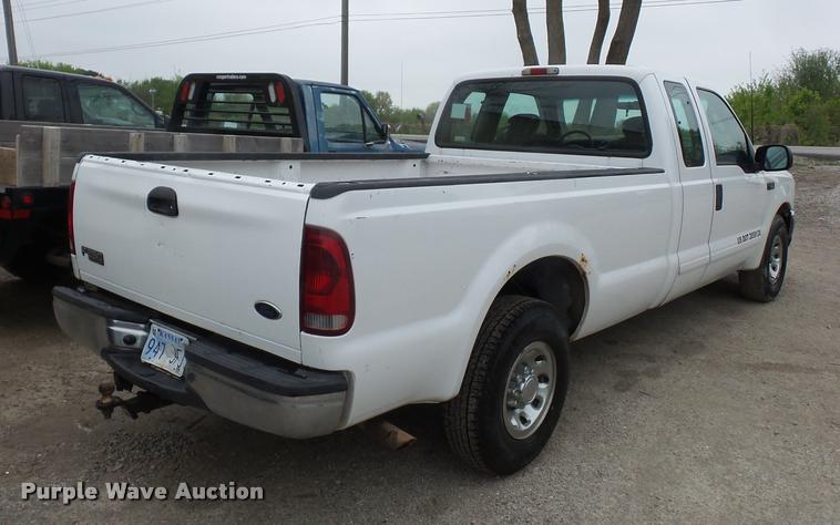 image for item DD9307 2003 Ford F250 Super Duty SuperCab pickup truck