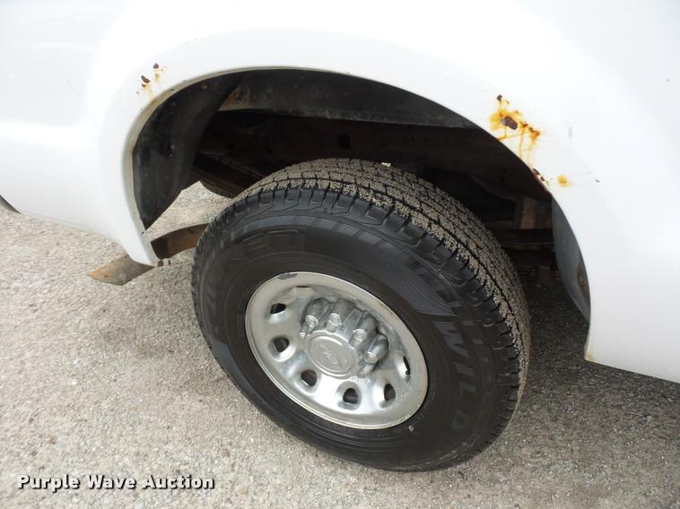 image for item DD9307 2003 Ford F250 Super Duty SuperCab pickup truck