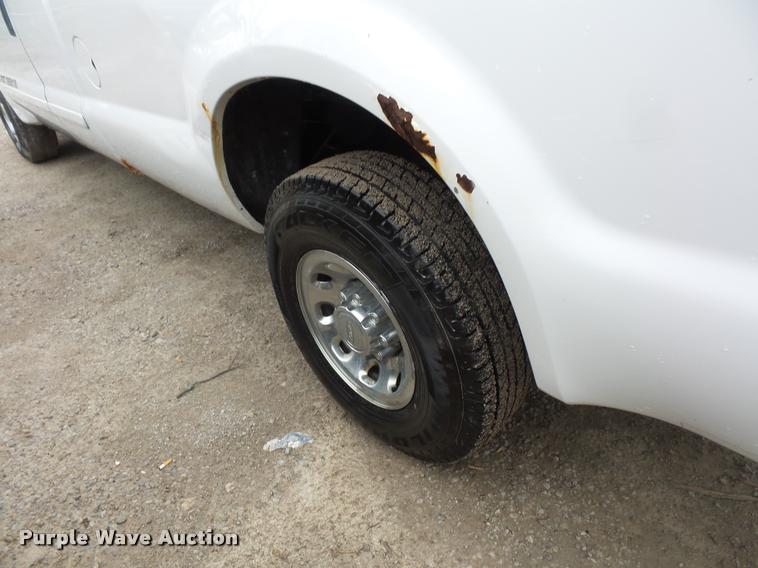 image for item DD9307 2003 Ford F250 Super Duty SuperCab pickup truck