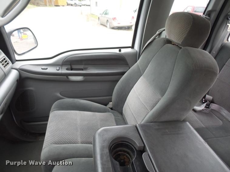 image for item DD9307 2003 Ford F250 Super Duty SuperCab pickup truck