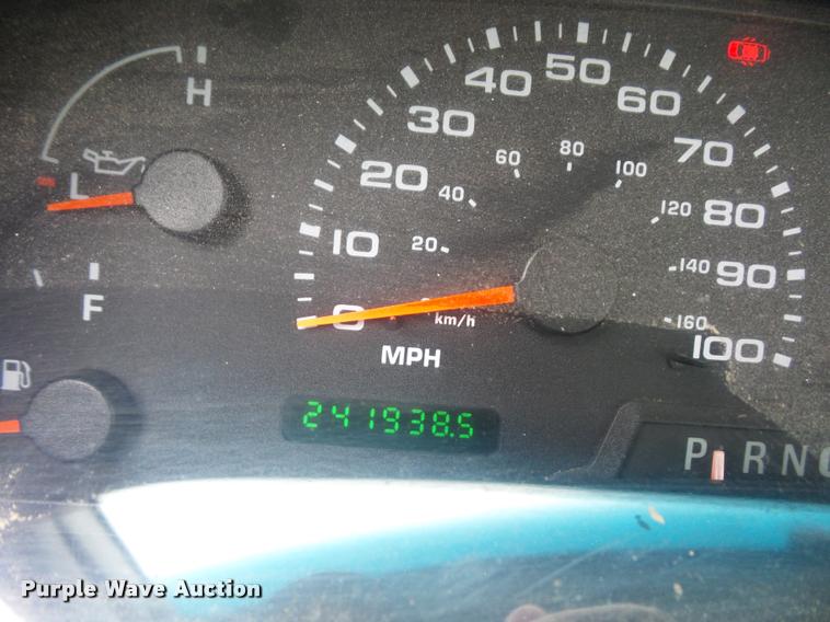 image for item DD9307 2003 Ford F250 Super Duty SuperCab pickup truck