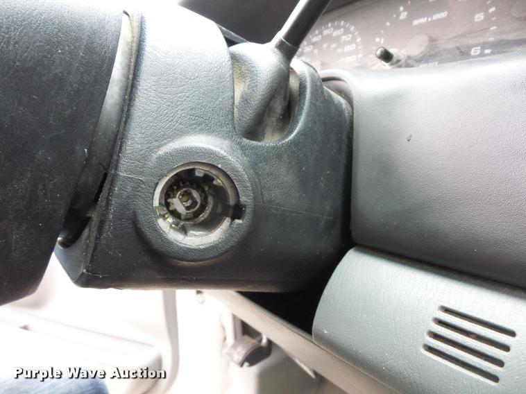 image for item DD9307 2003 Ford F250 Super Duty SuperCab pickup truck