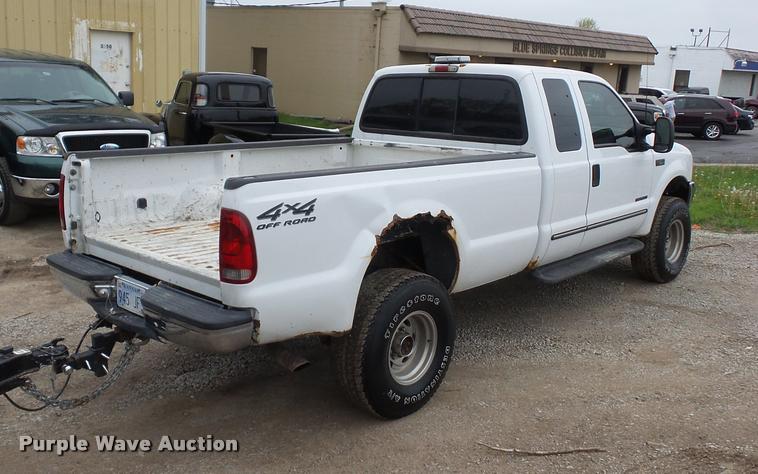 image for item DD9309 2000 Ford F250 Super Duty SuperCab pickup truck