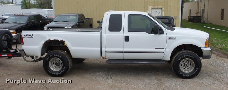 image for item DD9309 2000 Ford F250 Super Duty SuperCab pickup truck
