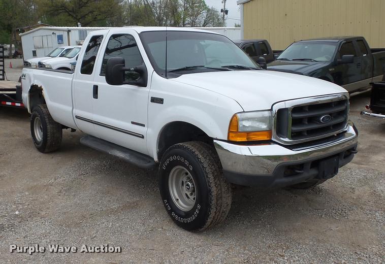 image for item DD9309 2000 Ford F250 Super Duty SuperCab pickup truck