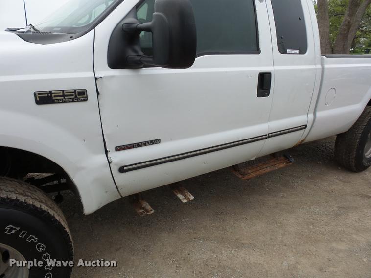 image for item DD9309 2000 Ford F250 Super Duty SuperCab pickup truck