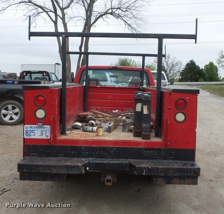 image for item DD9318 1995 Ford F250 HD utility truck