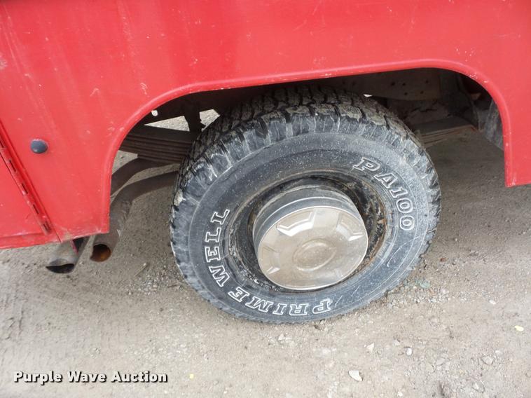 image for item DD9318 1995 Ford F250 HD utility truck