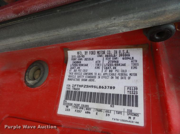 image for item DD9318 1995 Ford F250 HD utility truck
