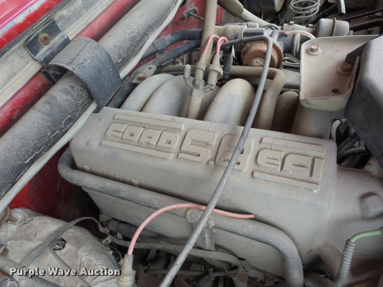 image for item DD9318 1995 Ford F250 HD utility truck