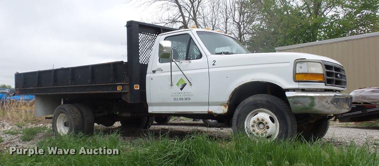 image for item DD9319 1992 Ford F450 Super Duty dump flatbed truck