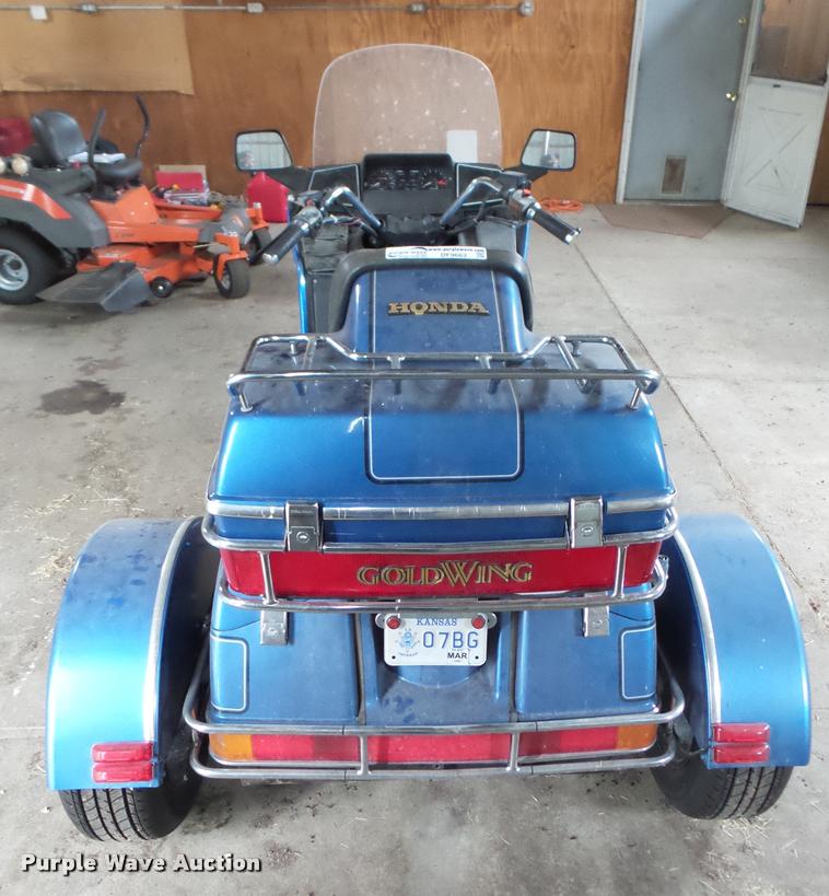 image for item DF9663 1985 Honda Goldwing GL1200 motorcycle