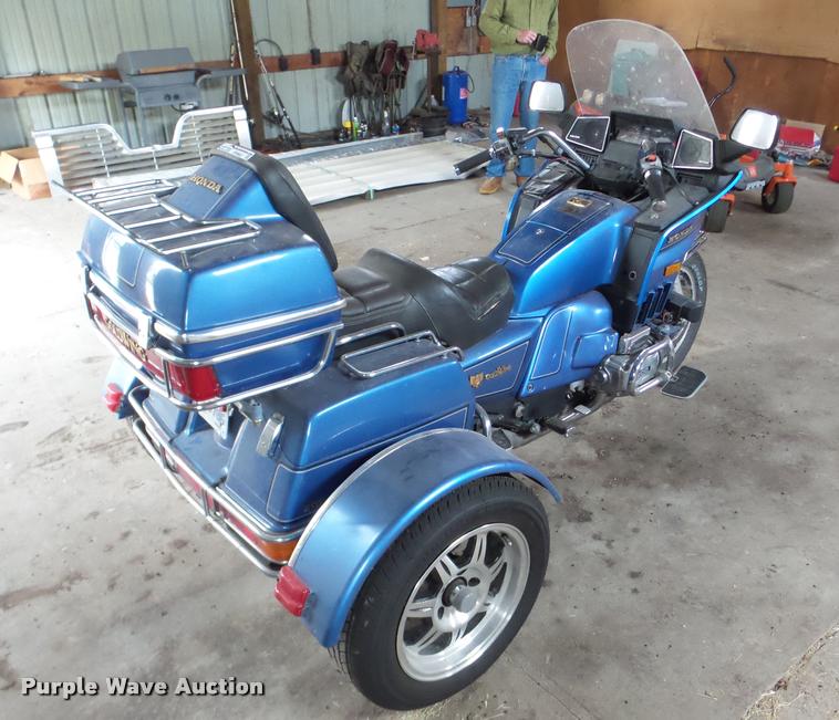 image for item DF9663 1985 Honda Goldwing GL1200 motorcycle
